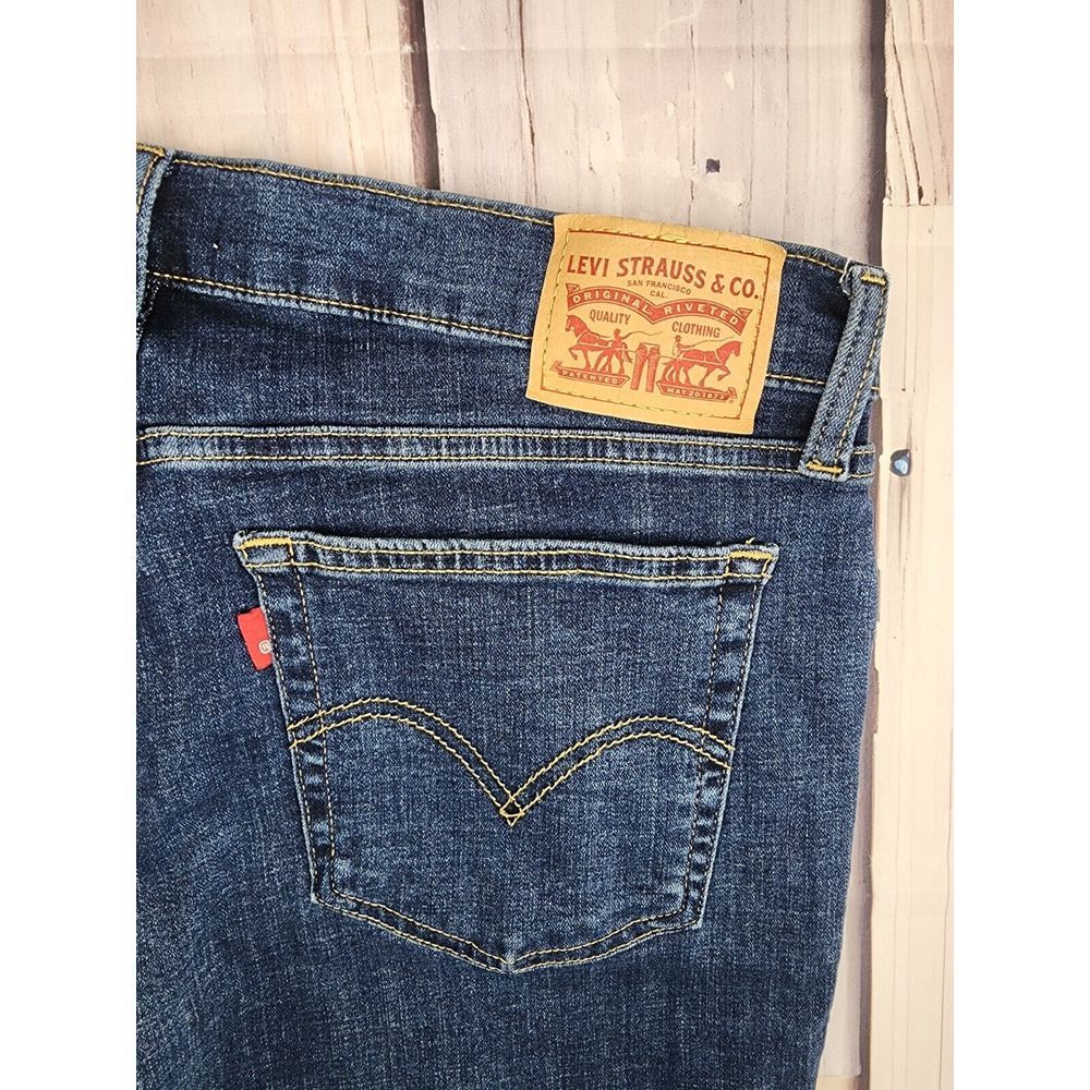 Levi's Boyfriend‎ Women's 30 Blue Denim Jeans Logo Patch Stretch 33x26.5 Actual - Picture 4 of 12